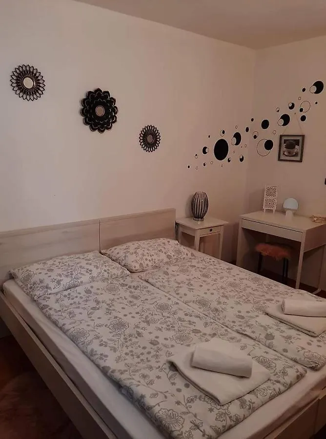 Apartments Mihael And Melani Poreč 0*,  Hırvatistan