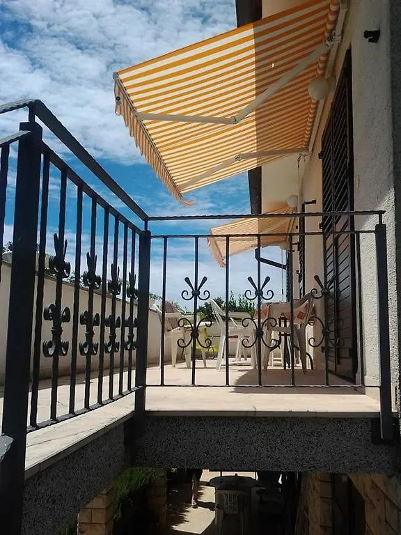 Apartments Mihael And Melani Poreč 0*,  Hırvatistan