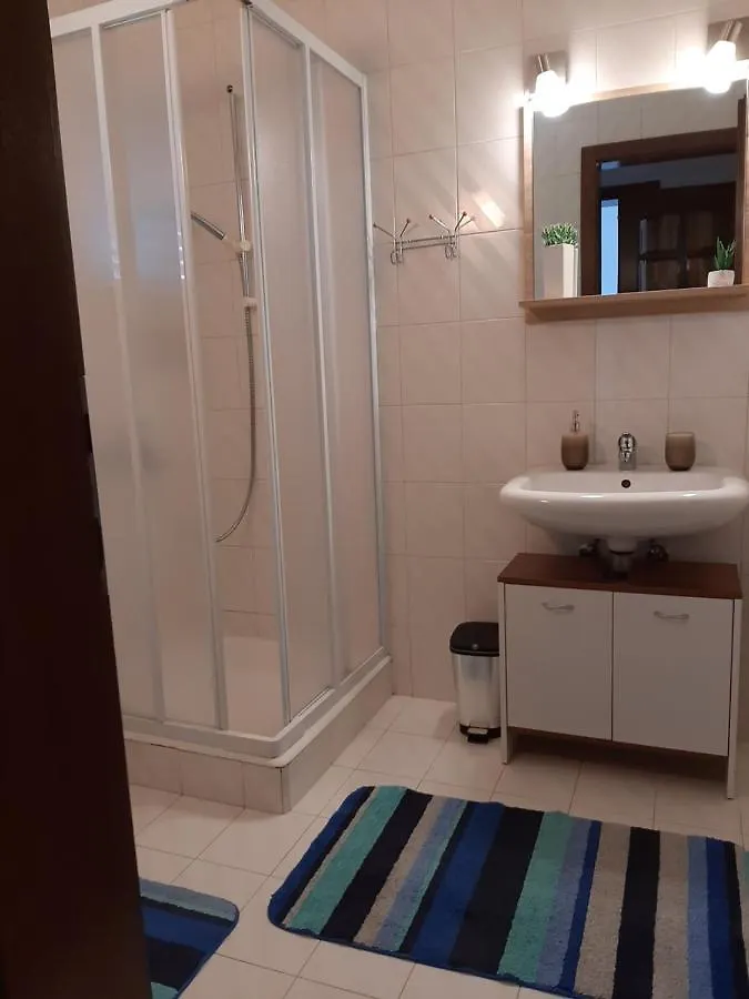 Apartments Mihael And Melani ポレッチ