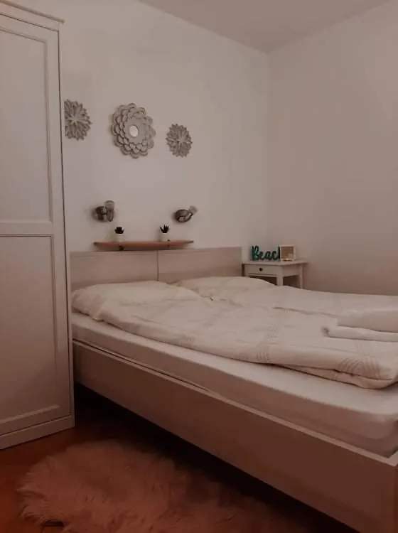 Apartments Mihael And Melani ポレッチ